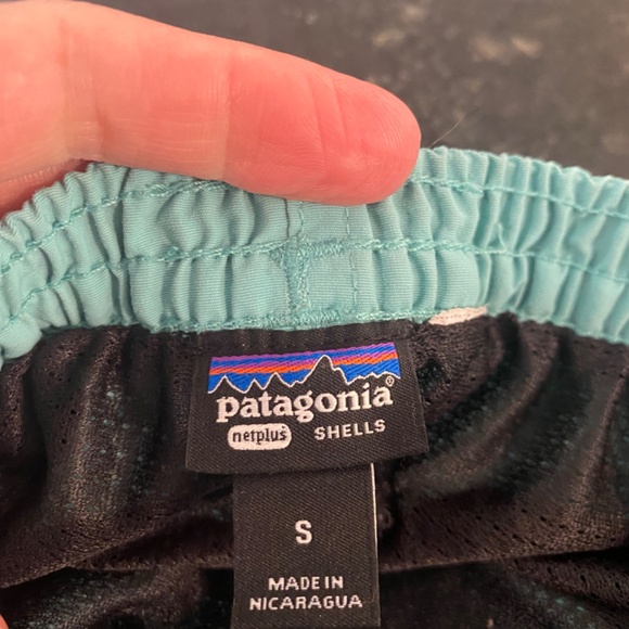 Patagonia Baggies- Men’s size small- 5” - Picture 4 of 5